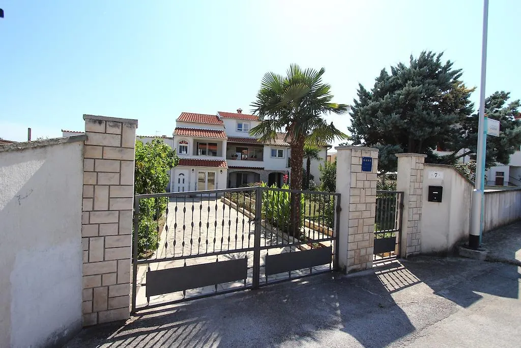 Apartment Neily Rovinj 0*,
